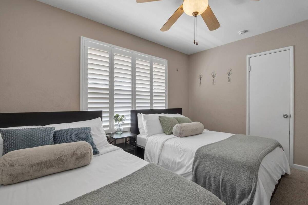 Perfect Spacious Escape With Heated Pool And Villa Phoenix